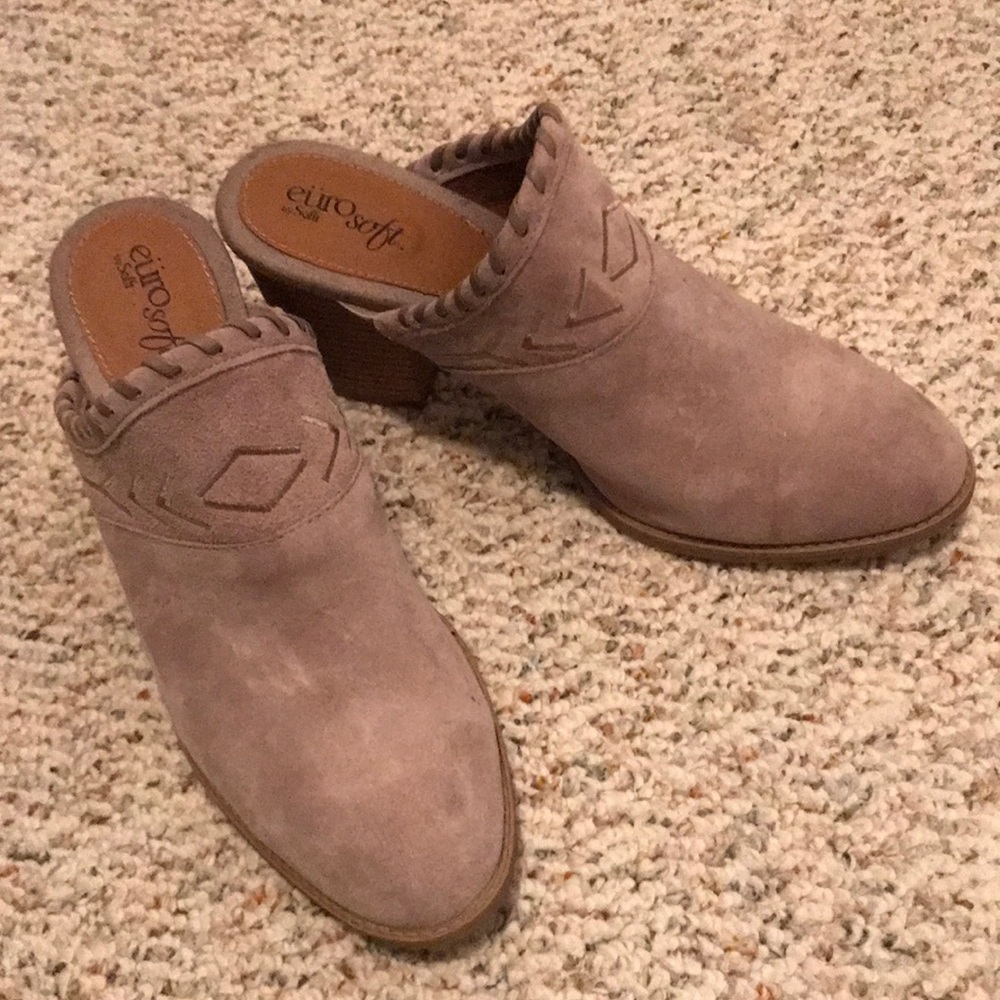 Euro soft mauve suede mules